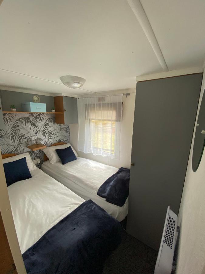 Unique Caravan With Outdoor Space Ballantrae Exterior foto