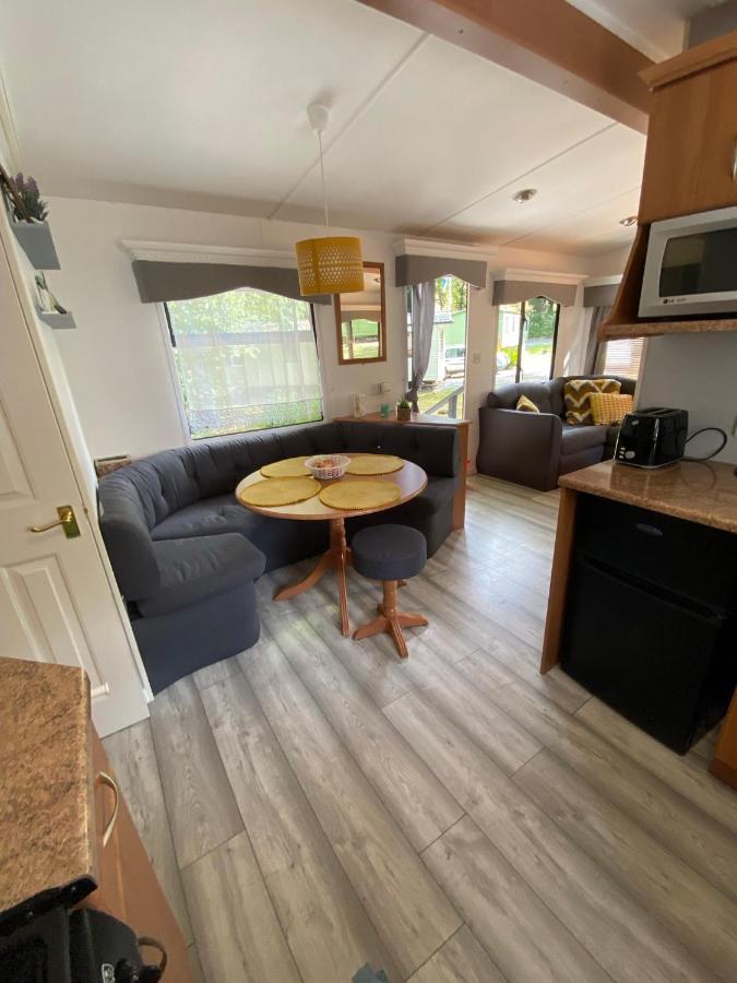 Unique Caravan With Outdoor Space Ballantrae Exterior foto
