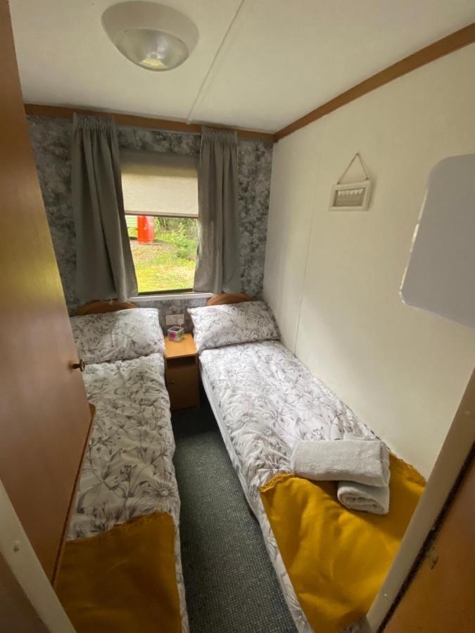 Unique Caravan With Outdoor Space Ballantrae Exterior foto